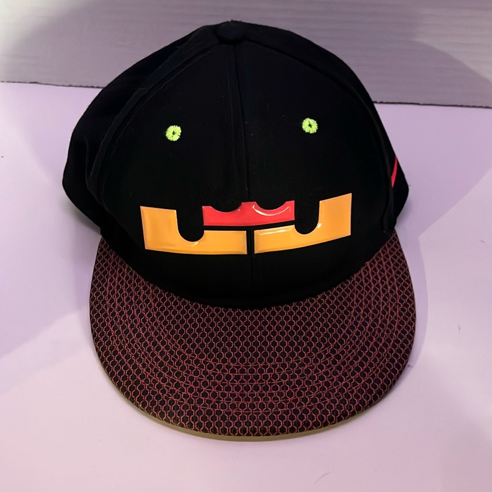 Nike True Lebron James King Crown Flat Brim Hat Cap Multicolor Snapback One Size